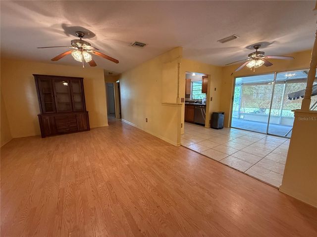 474 WINNERS CIRCLE, Lady Lake, FL 32159