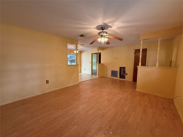 474 WINNERS CIRCLE, Lady Lake, FL 32159