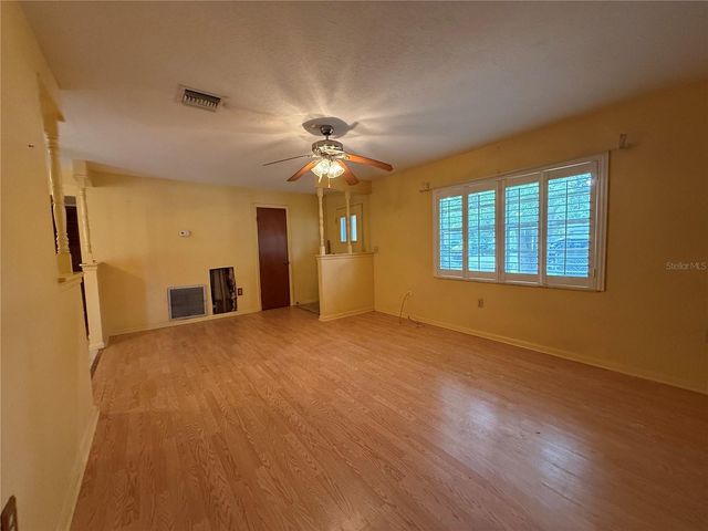 474 WINNERS CIRCLE, Lady Lake, FL 32159