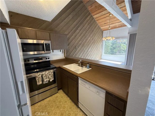 1629 Majestic Pines Drive 12, Mammoth Lakes, CA 93546