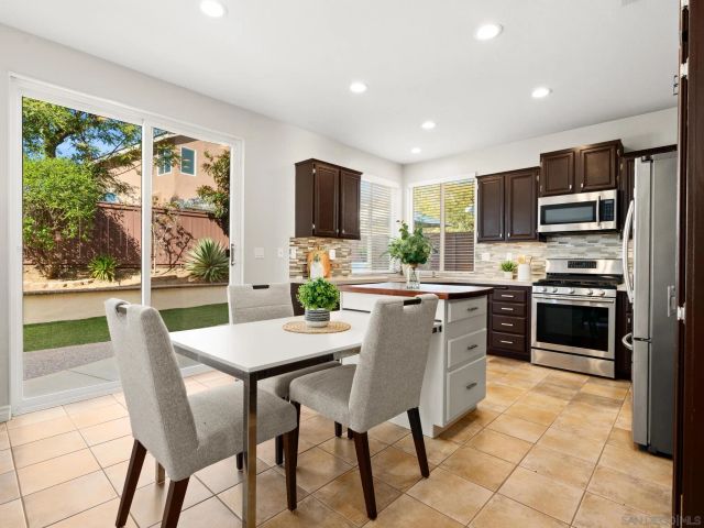 8754 Gracilior Pl, Escondido, CA 92026