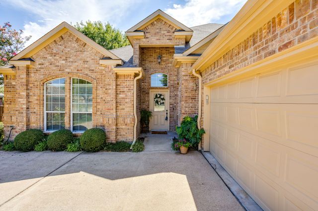 10521 N Haven Drive, Benbrook, TX 76126