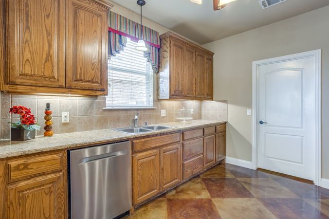 10521 N Haven Drive, Benbrook, TX 76126