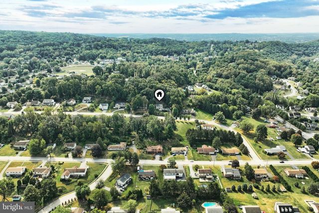 590 WOODSIDE RD, York, PA 17406