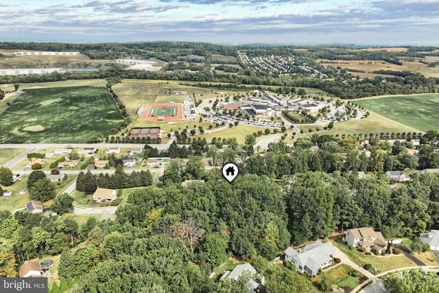 590 WOODSIDE RD, York, PA 17406