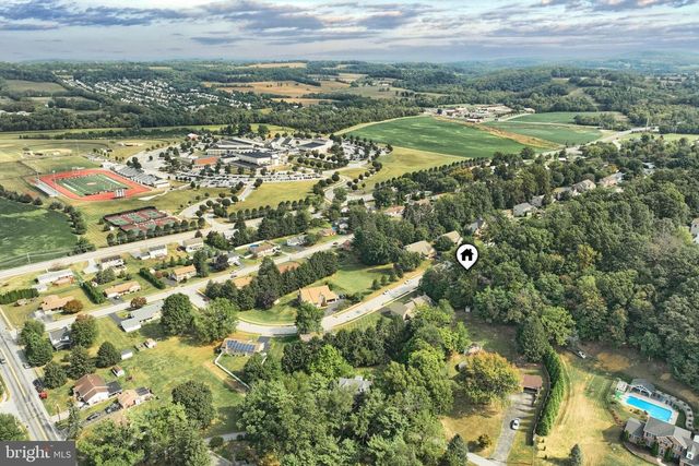 590 WOODSIDE RD, York, PA 17406