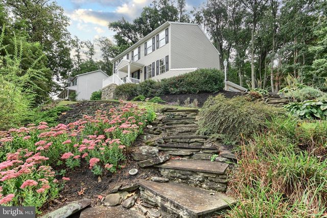 590 WOODSIDE RD, York, PA 17406