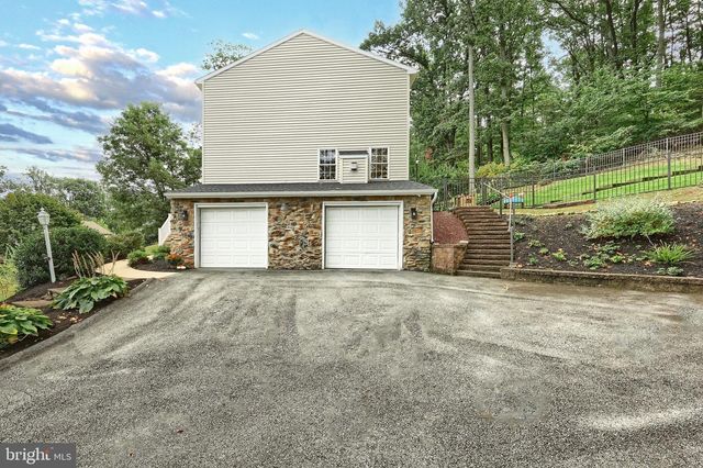 590 WOODSIDE RD, York, PA 17406