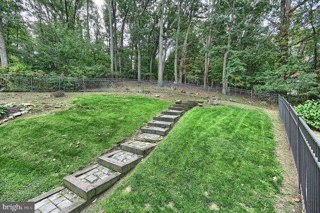 590 WOODSIDE RD, York, PA 17406