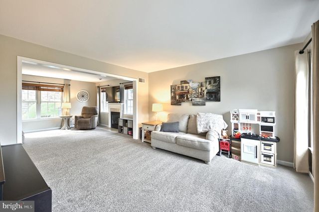590 WOODSIDE RD, York, PA 17406
