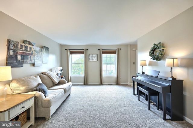 590 WOODSIDE RD, York, PA 17406