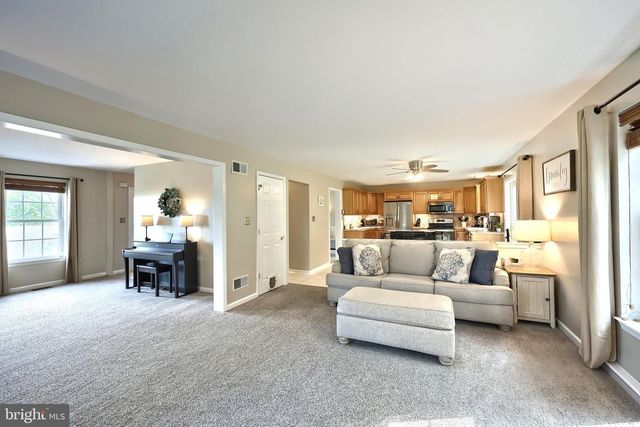 590 WOODSIDE RD, York, PA 17406