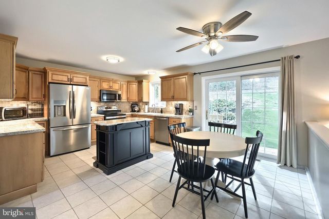 590 WOODSIDE RD, York, PA 17406