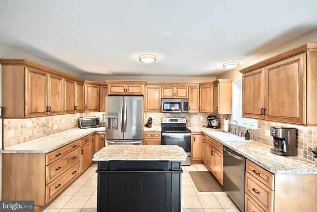 590 WOODSIDE RD, York, PA 17406