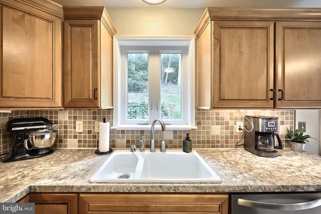590 WOODSIDE RD, York, PA 17406