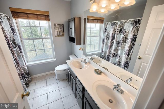 590 WOODSIDE RD, York, PA 17406