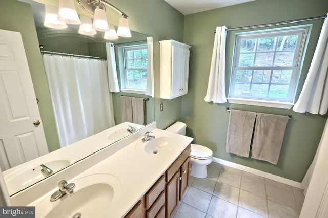 590 WOODSIDE RD, York, PA 17406