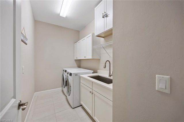 8110 Calle Canovas ST A, Naples, FL 34114