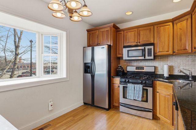 1039 Islington St Unit 4, Portsmouth, NH 03801