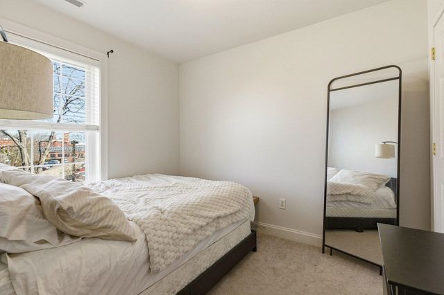 1039 Islington St Unit 4, Portsmouth, NH 03801