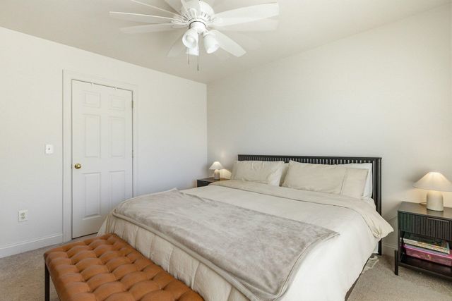 1039 Islington St Unit 4, Portsmouth, NH 03801