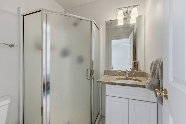 1039 Islington St Unit 4, Portsmouth, NH 03801