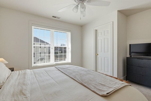 1039 Islington St Unit 4, Portsmouth, NH 03801