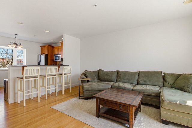 1039 Islington St Unit 4, Portsmouth, NH 03801