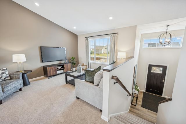 877 Yellowcrest Street SW, Delano, MN 55328