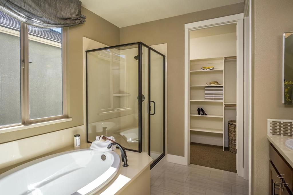 Image 16 of property listing at 1517 Santana Ranch Drive, Hollister, CA 95023