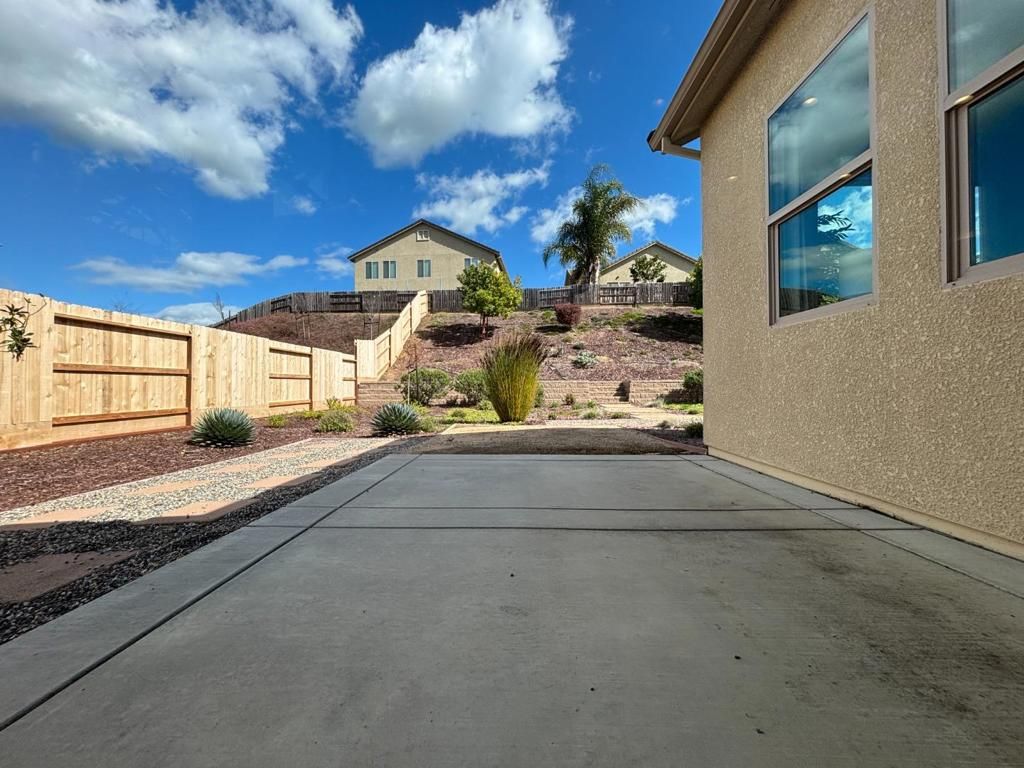 Image 27 of property listing at 1517 Santana Ranch Drive, Hollister, CA 95023