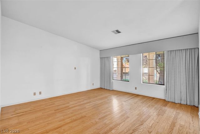 7780 Tara Avenue, Las Vegas, NV 89117