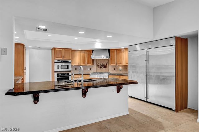 7780 Tara Avenue, Las Vegas, NV 89117