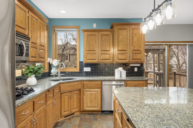 18481 98th Place N, Maple Grove, MN 55311