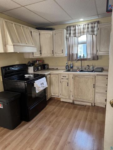 528 Clough Ave, Superior, WI 54880