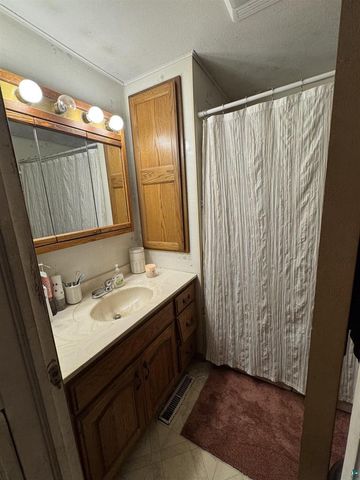 528 Clough Ave, Superior, WI 54880