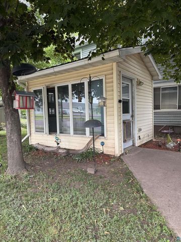 528 Clough Ave, Superior, WI 54880