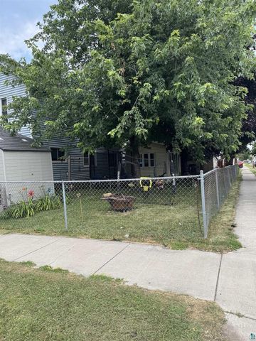 528 Clough Ave, Superior, WI 54880