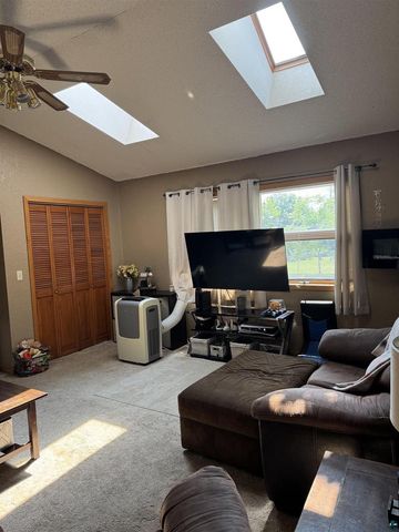 528 Clough Ave, Superior, WI 54880