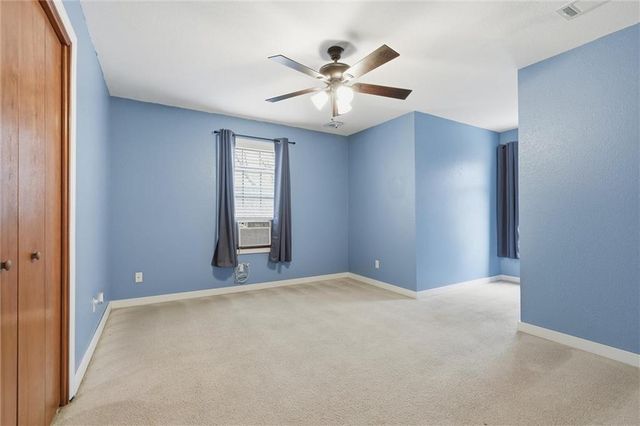 802 S Morgan Drive, Peculiar, MO 64078