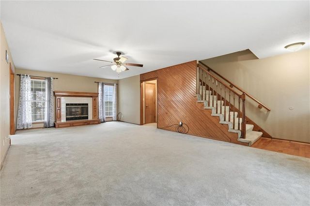 802 S Morgan Drive, Peculiar, MO 64078