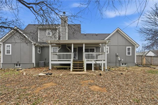 802 S Morgan Drive, Peculiar, MO 64078