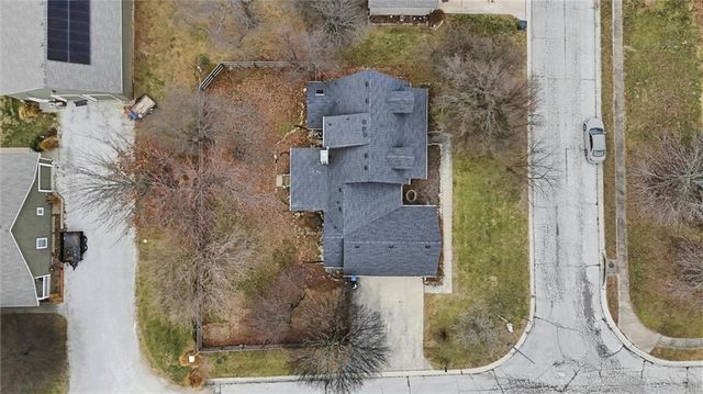 802 S Morgan Drive, Peculiar, MO 64078