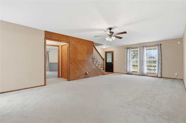 802 S Morgan Drive, Peculiar, MO 64078