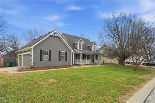 802 S Morgan Drive, Peculiar, MO 64078