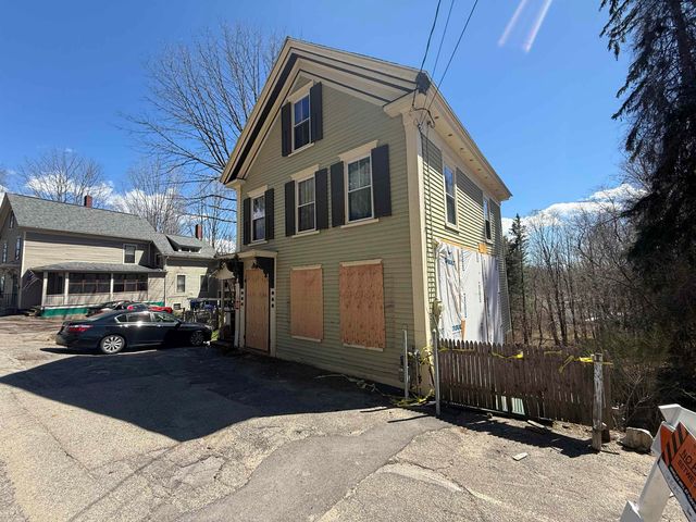 18 W High Street, Somersworth, NH 03878