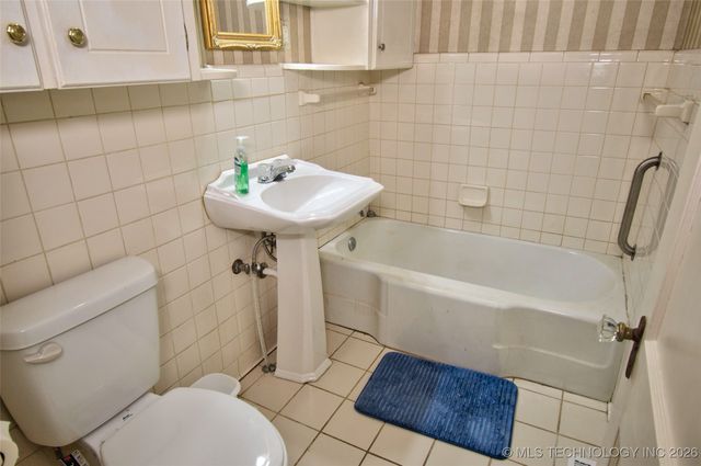 1502 Hayes Street, Muskogee, OK 74403