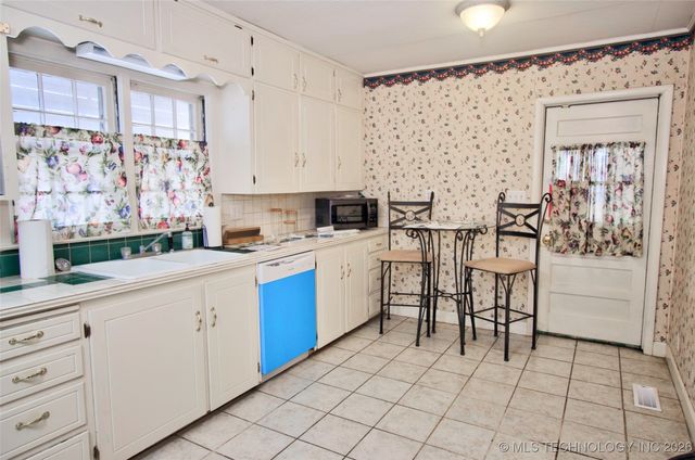 1502 Hayes Street, Muskogee, OK 74403