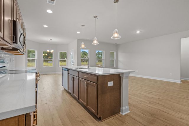 1135 NW Forest Bend Dr NW, Calabash, NC 28467