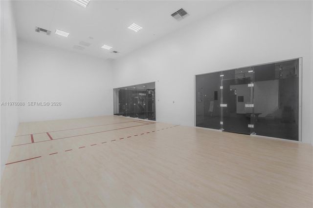 225 N Miami 3009, Miami, FL 33128